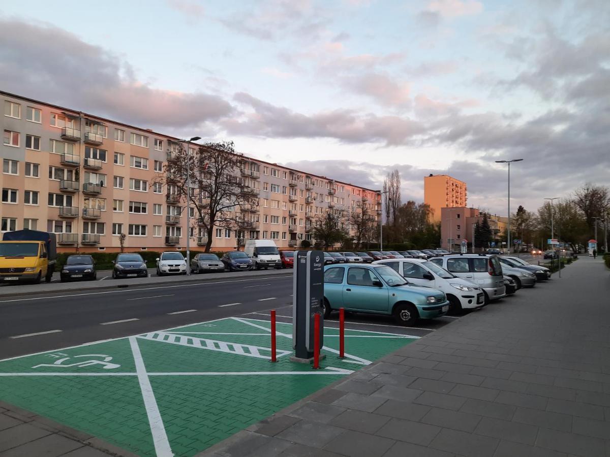 Mieszkanie 4-Pokojowe W Toruniu Przy Umk Exterior foto